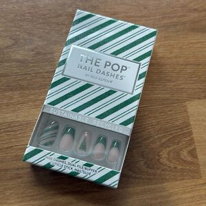 BRAND NEW Red Aspen Rockin Around the tree Regina